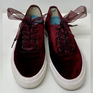 Women’s 7 Deep Red Velvet SeaVees for J. Crew Legend Sneakers Shoes
